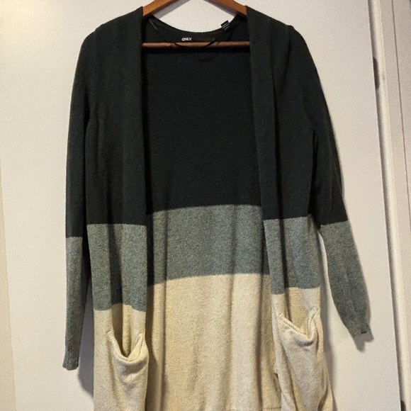 Green cardigan - Picture 1 of 1